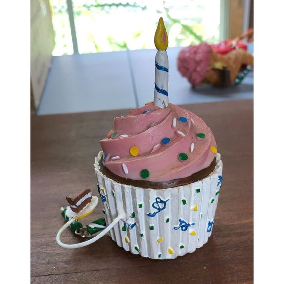 WMG Anthropomorphic Shelf Sitters Birthday Party Cupcake 2006 Figurine Vintage - Picture 5 of 16